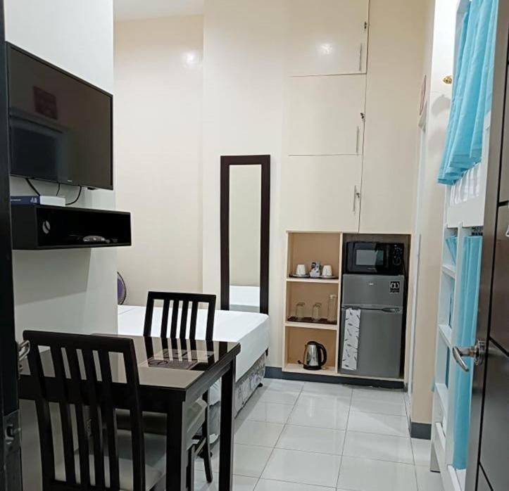 Rosetta Guest House Ormoc Buitenkant foto