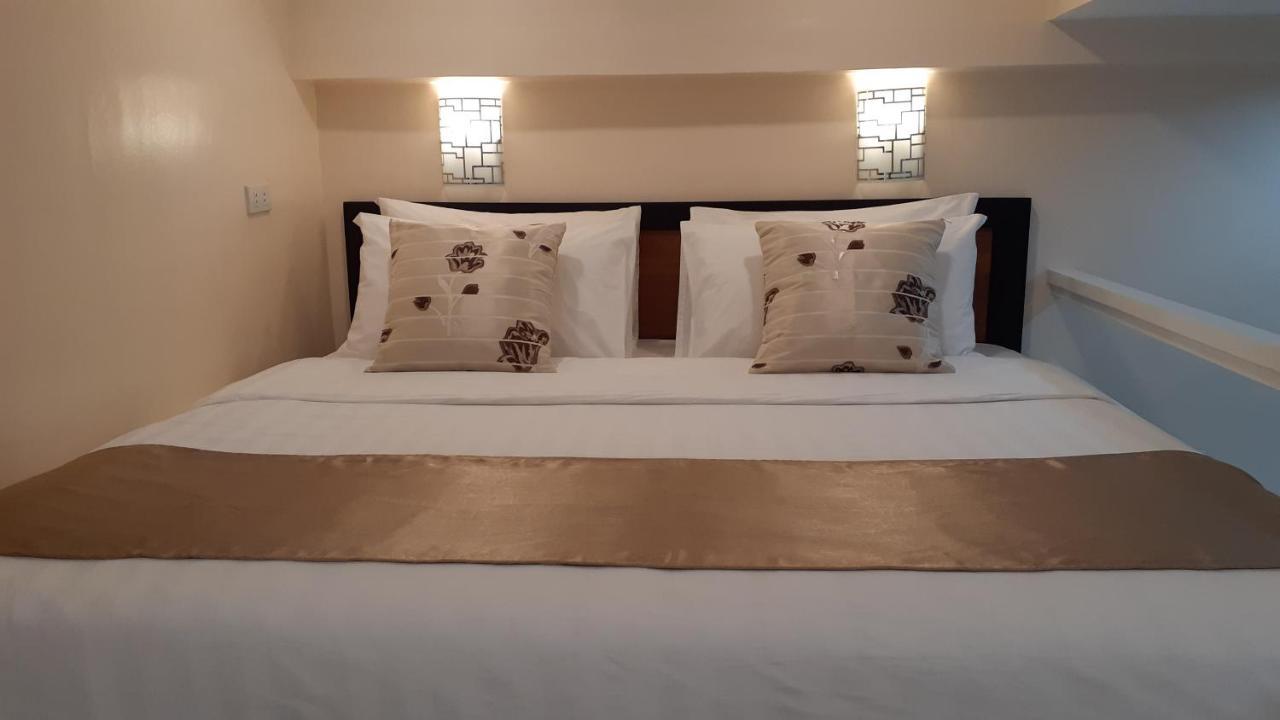 Rosetta Guest House Ormoc Buitenkant foto